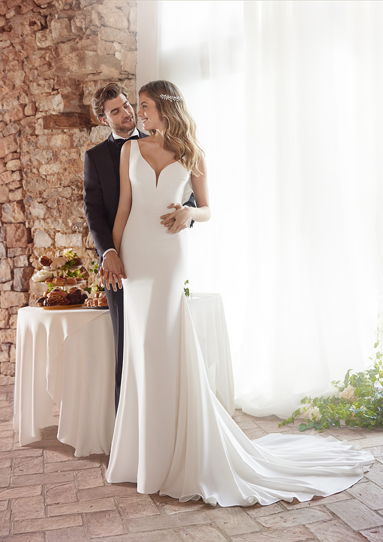 Robe de mariée coupe sirène en crêpe et dos dentelle